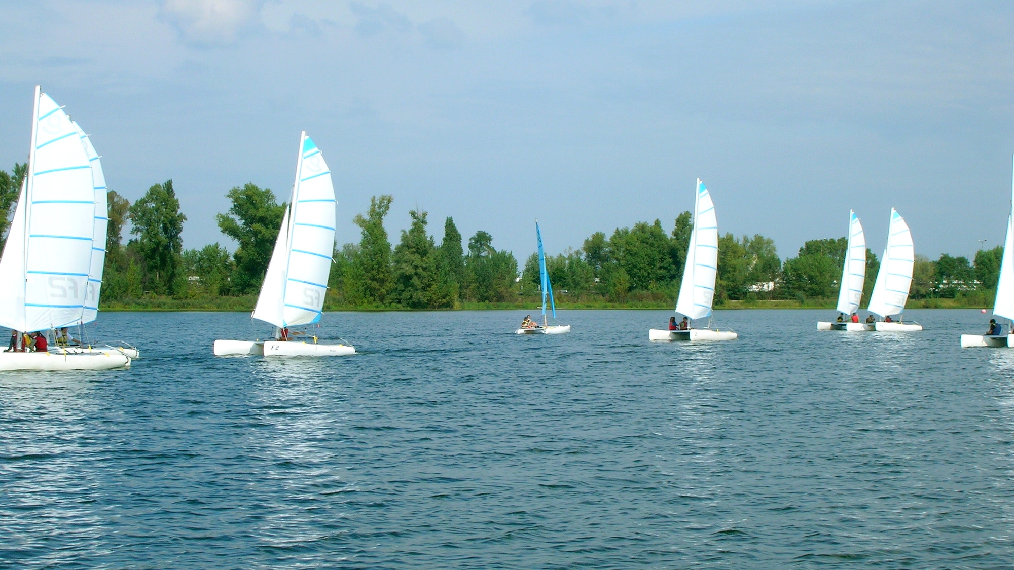 Lire la suite à propos de l’article Bordeaux-Lac : un club de voile entre sport et convivialité